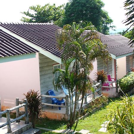 Dahla House Ranong Hotel Bagian luar foto