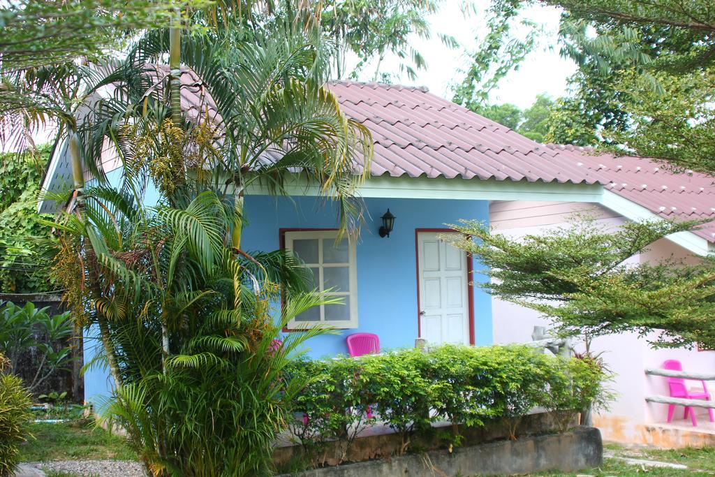 Dahla House Ranong Hotel Bagian luar foto